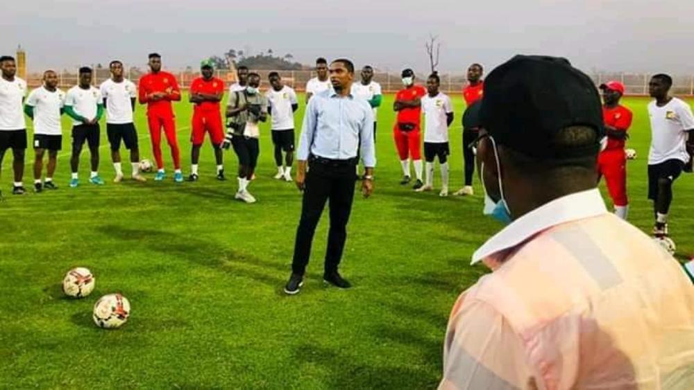 إيتو في خطاب "تحفيزي" للاعبي الكاميرون قبل التأهل لربع نهائي "الشان": "الأسد يبقى أسدا.. عليكم التأهل وأنا سأصرخ في المدرجات"