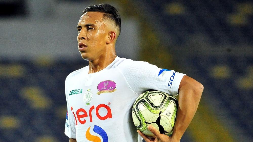 خاص/ رحيمي يرفض مغادرة الرجاء في "الميركاتو" الشتوي ويبلغ مسؤولي الفريق برغبته في البقاء حتى نهاية الموسم