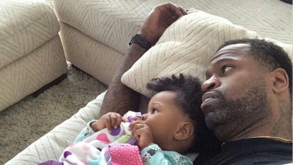 لاعب الـ"NBA" السابق بعد اعتناقه الإسلام: "ابنتي طلبت الصلاة معي قبل الذهاب إلى المدرسة.. لقد بكيت فرحا"