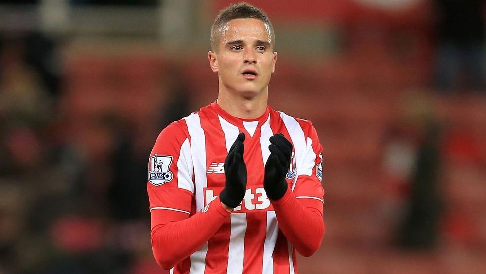 رسميا/ بعد بقائه بدون فريق منذ يوليوز الماضي.. أفلاي (34 سنة) يضع حدا لمسيرته الكروية