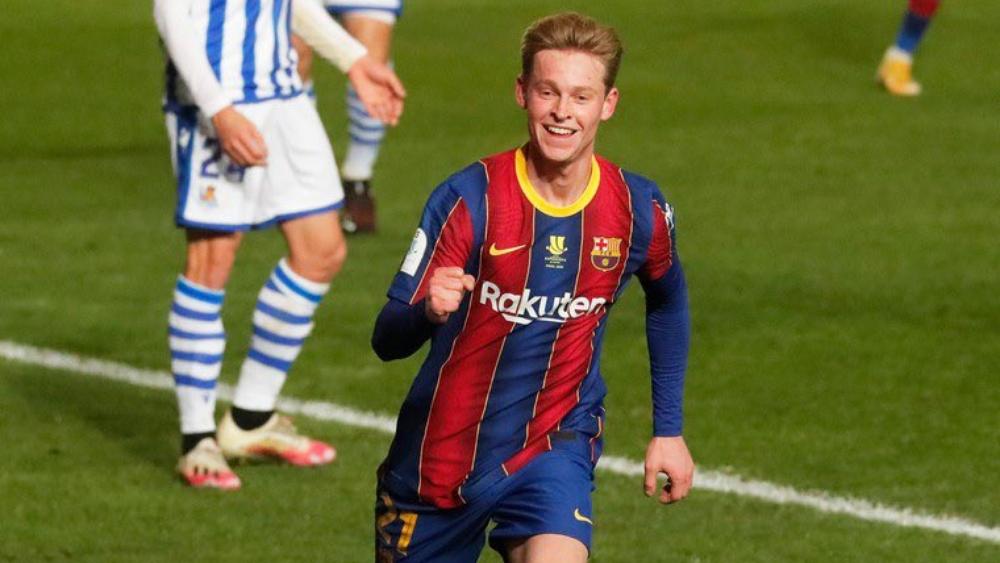 فرينكي دي يونج: "أتمنى بقاء ميسي لموسم آخر وهذه أفضل فتراتي مع برشلونة"