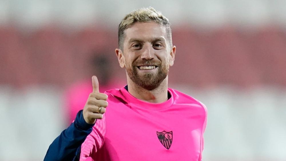 "بابو" جوميز وأليكس فيدال في قائمة إشبيلية الأوروبية