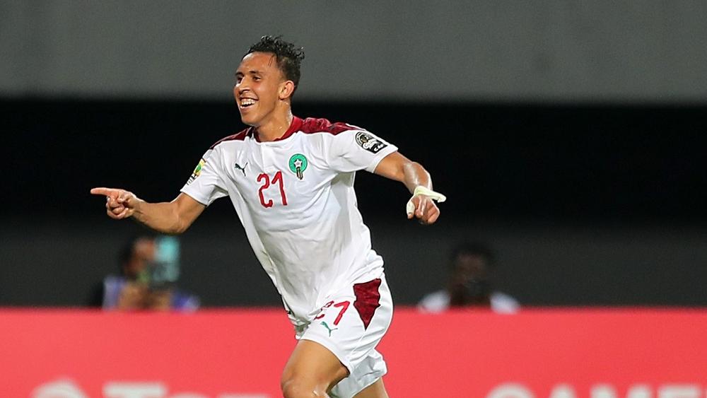 النجم سفيان رحيمي ينفرد بصدارة هدافي "شان 2020"