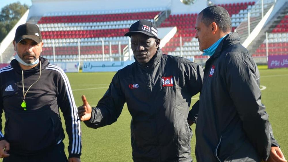 رئيس جمعية سلا لـ"البطولة": "مدربنا نْداوْ تعرّض لألفاظ عنصرية من أحد أعضاء الرّاك وسنراسل الجامعة للتنديد"