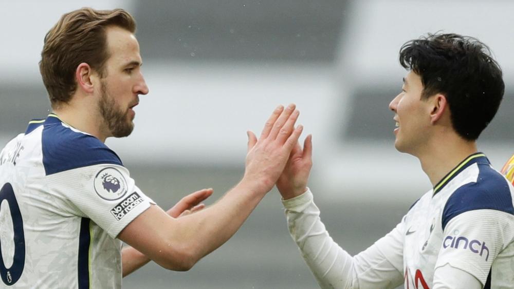 ليستر يسقط في فخ التعادل أمام وولفرهامبتون وتوتنهام يهزم وست بروميتش