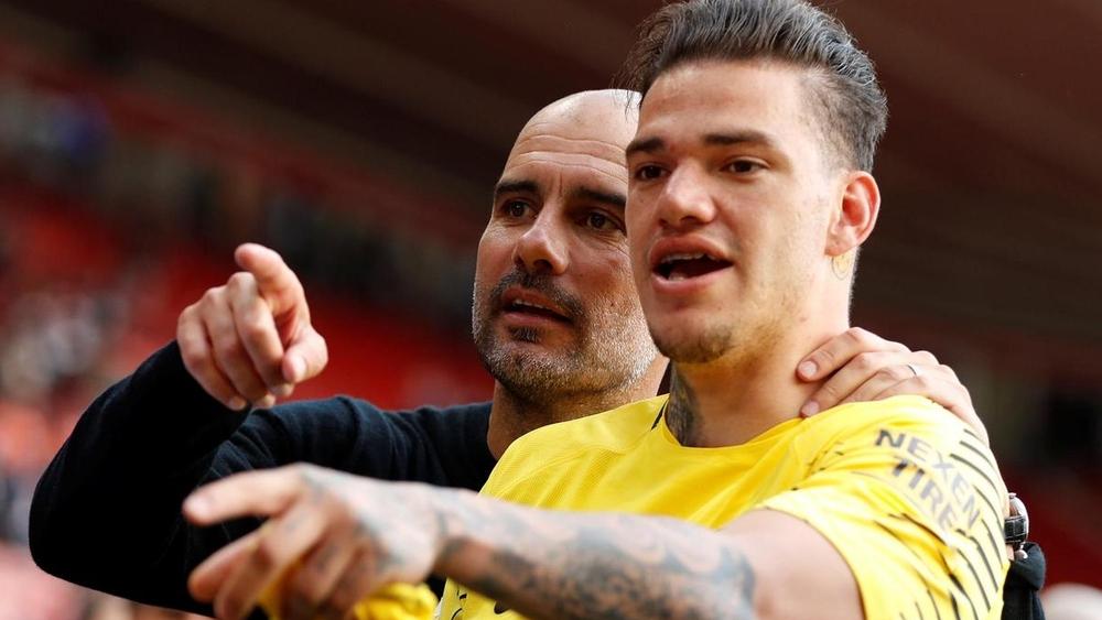 جوارديولا يؤكد اختيار حارس المرمى "إيدرسون" لتنفيذ ركلات الجزاء في مانشستر سيتي