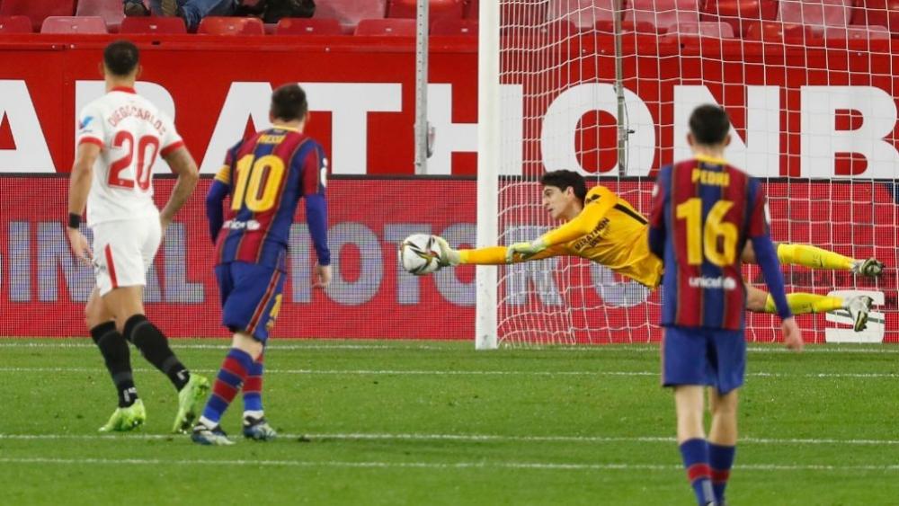 ياسين بونو: "أمام برشلونة عليك التعامل مع المواقف بشكل جيد.. فهمنا أنه علينا ارتكاب أقل عدد ممكن من الأخطاء"