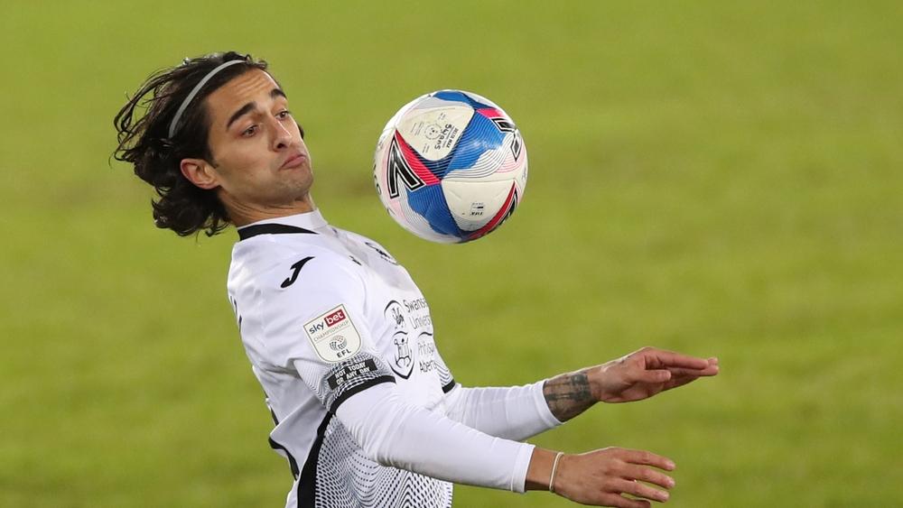 سوانسي سيتي يؤكد تعرض "يان داندا" لإساءات عنصرية