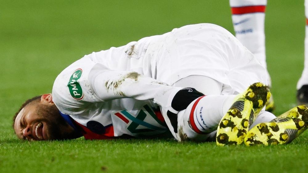 رسميا/ باريس سان جيرمان يعلن غياب نيمار أمام برشلونة