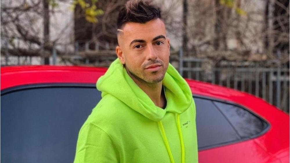 الشعراوي يعترض لصًا حاول سرقة سيارته في شوارع روما .. طارده وعرقله حتى وصلت الشرطة