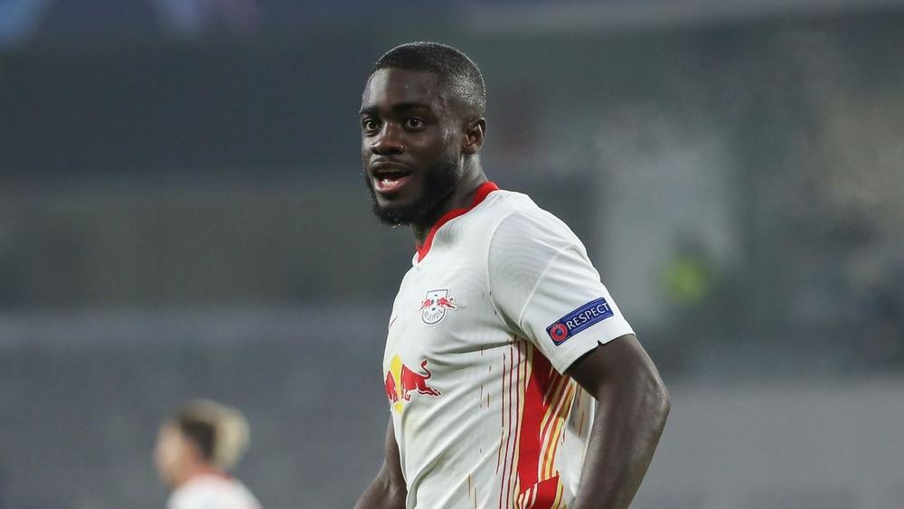 المدير الرياضي لبايرن ميونيخ: "نجحنا في إقناع مدافع لايبزج بالانضمام إلينا"