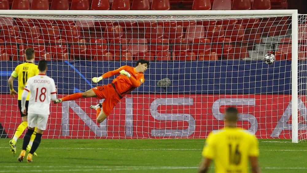 بعد 7 مباريات متتالية "بدون أهداف".. شباك ياسين بونو تهتز للمرة الأولى منذ 19 يناير