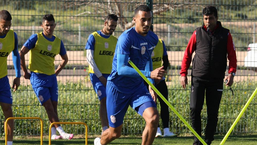 حسنية أكادير يؤكد جاهزية بوفتيني والصادقي لمباراة المغرب الفاسي