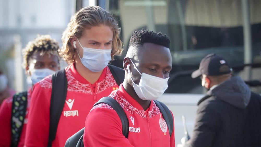 رسميا/ الكاف يُمهل الجامعة لغاية منتصف ليل غد الأحد لإيجاد ملعب مُحايد لاستقبال كايزر شيفس