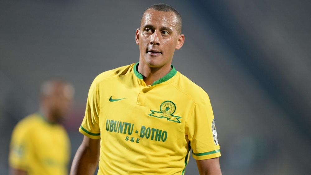 مدافع سان داونز السابق للاعبي كايزر: "ستستفيدون من غياب جماهير الوداد.. إنها تُزلزل الملعب ولا نكاد نسمع بعضنا البعض في حضورها"