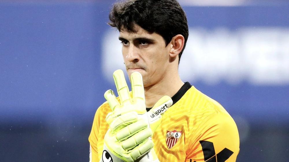 رسميا/ "الليغا" تُرشِّح بونو بجانب ميسي وآخرين للفوز بجائزة أفضل لاعب لشهر فبراير