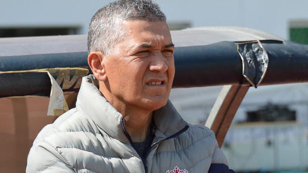 شبيل: "خَلِّيوْنَا نْخَدْمُو.. لدينا مستطيل أخضر نشتغل عليه ونتمنى تحسن المستوى مستقبلا"