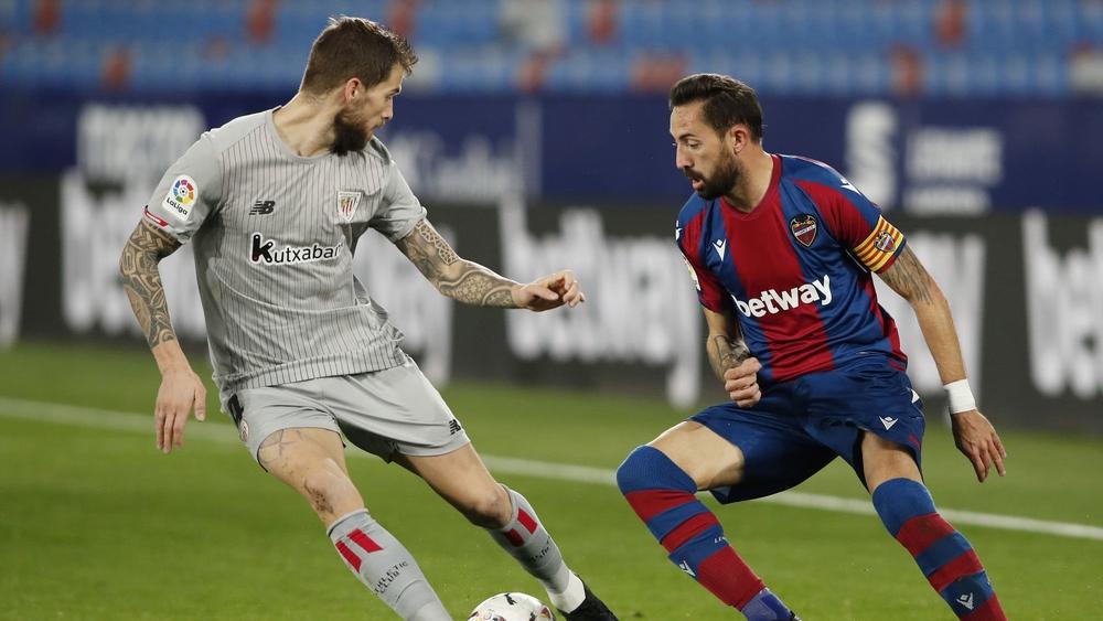 ليفانتي يعرض تشجيعات مناصريه عبر "شاشة عملاقة" في مواجهة بلباو ضمن كأس ملك إسبانيا