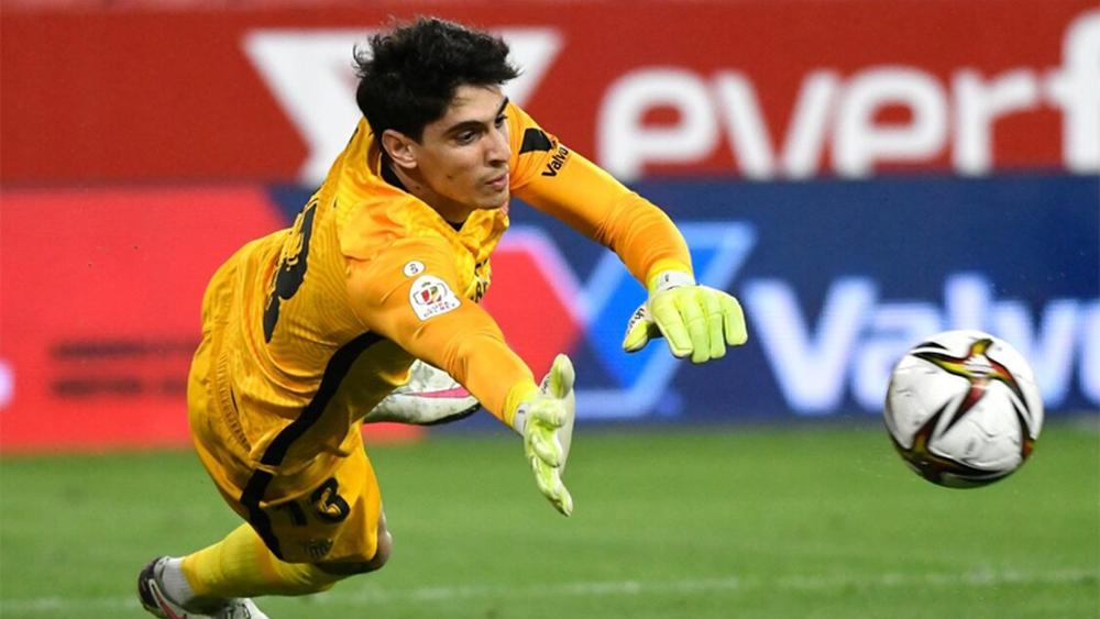 في حضور بونو.. إشبيلية حافظت على نظافة شباكها في 6 مباريات بالكأس واستقبلت 3 أهداف في لقاء واحد أمام برشلونة بعد غيابه!