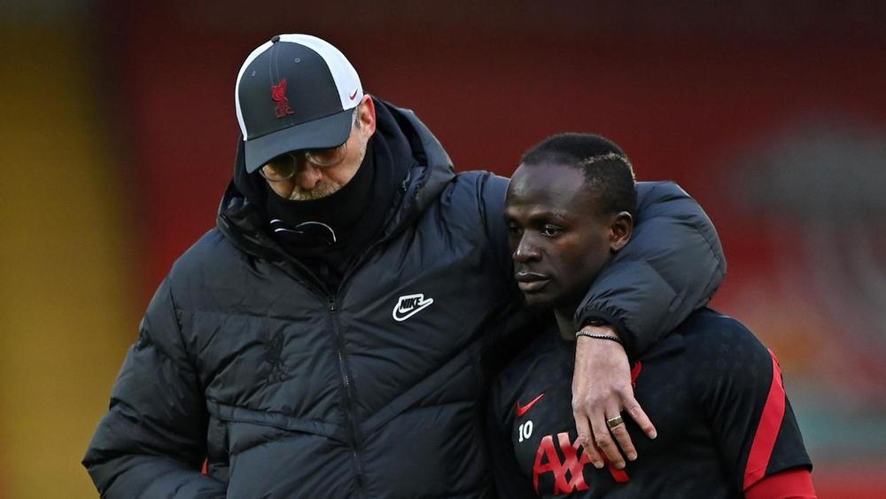 كلوب "يلمح" لعدم السماح للاعبي ليفربول الأفارقة بالانضمام لمنتخباتهم: "الأندية هي من تدفع رواتب اللاعبين"