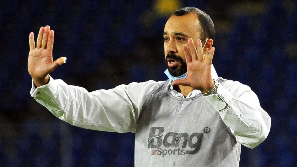 رسميا/ السكتيوي يستقيل من تدريب نهضة بركان مباشرة بعد الهزيمة أمام الجيش الملكي ويُضيف: "جئت للفريق كمدرب وليس كعدو"