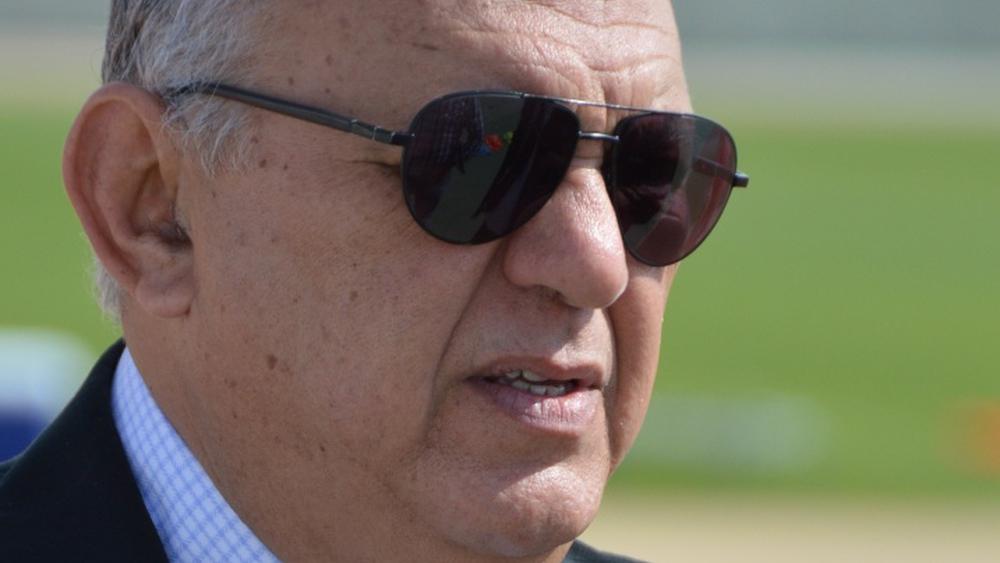 جماهير حسنية أكادير بعد إقالة شبيل: "الكَار خاسْر وكايبدلُو الشّيفور!"