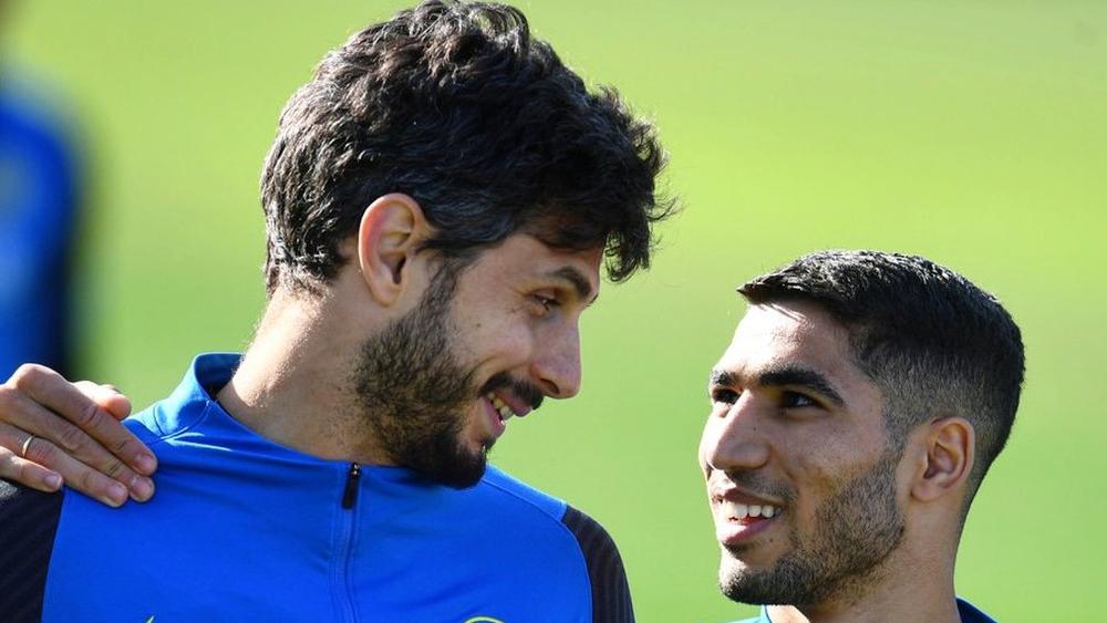 مدافع الإنتر رانوكيا يثير "استغراب" متابعيه بتعليقه على صورة مع حكيمي: "رفقة صديقي الجزائري"!