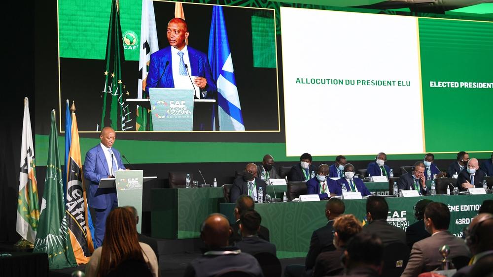 الـ"كاف" يُصادق على قانون جديد ويقطع الطريق على "البوليزاريو" والدول غير المنتمية للأمم المتحدة لولوج الكونفدرالية