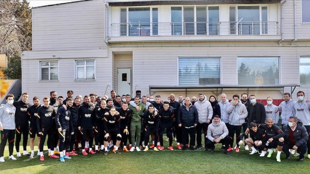 بلهندة في رسالة "وداعية" لمكونات غلطة سراي: "أمضيت أربع سنوات رائعة بصحبتكم.. لن أنساكم أبدا"