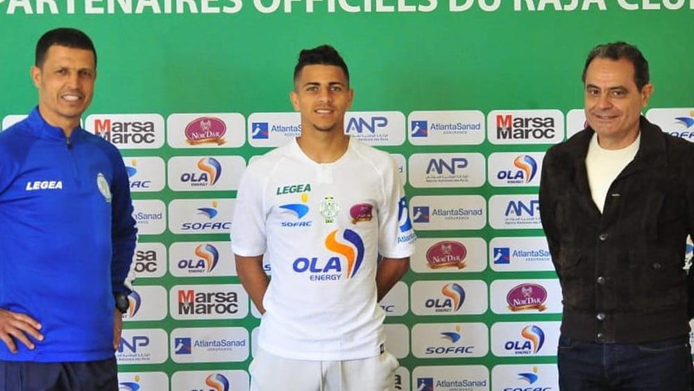 سوبول بعد تجديد عقده مع الرجاء: "أود ردّ الجميل للنادي وأعد الجماهير بالألقاب"