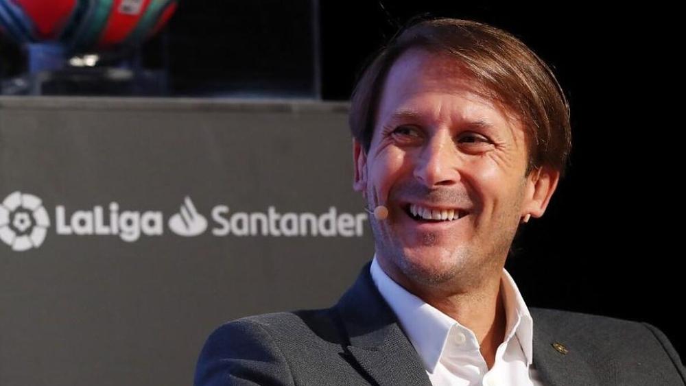 ميندييتا يتمنى بقاء ميسي في برشلونة ويتحدث عن إمكانية انتقال صلاح ومبابي وهالاند إلى "الليجا"