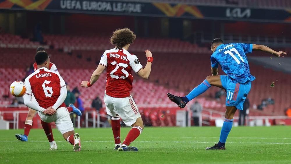 أولمبياكوس ينتصر على آرسنال في لندن بـ"هدف العربي" ويُغادر الدوري الأوروبي بعد هزيمته ذهابًا (3-1)