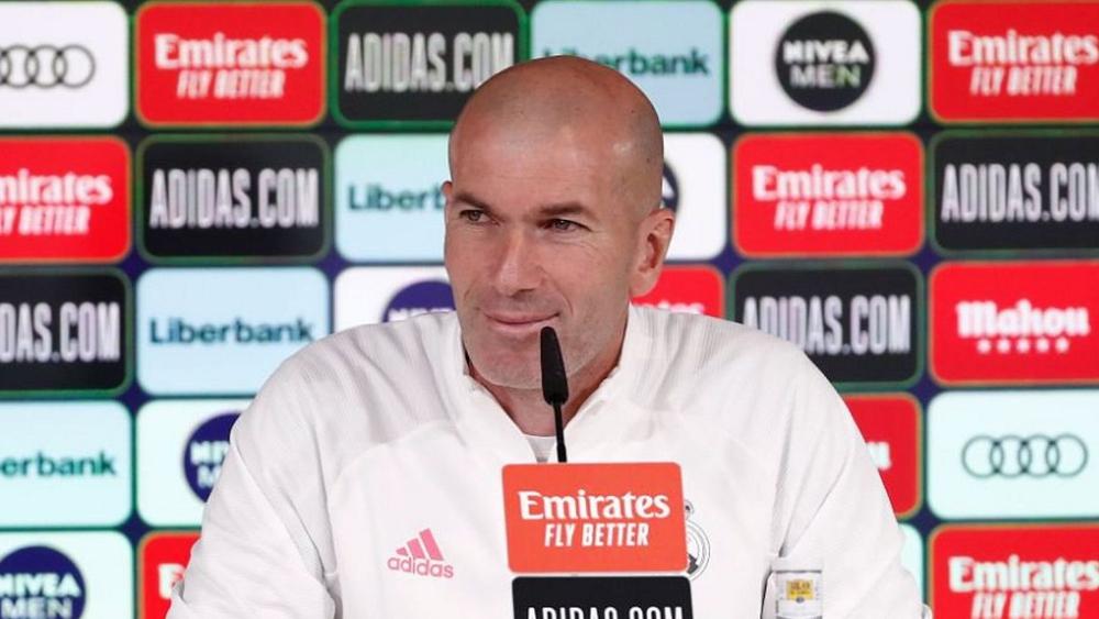 زيدان: "تدريب فرنسا؟ أفكر في مباراة الغد ولا شيء آخر.. قد توقع عقدا لمدة 10 سنوات ثم ترحل في اليوم الموالي"