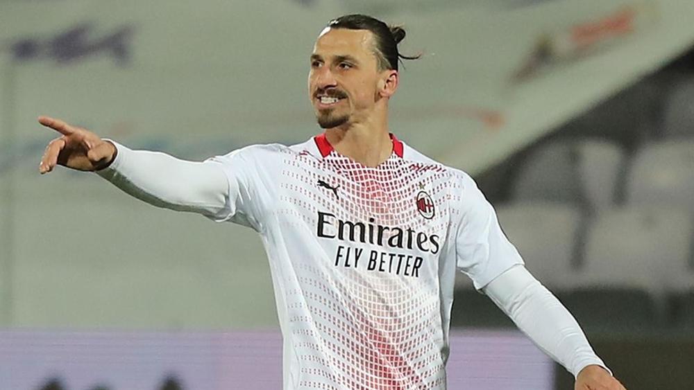 إبراهيموفيتش يصبح "أكبر لاعب" يسجل 15 هدفا في موسم واحد بـ"السيري آ" (39 عاما و169 يوما)