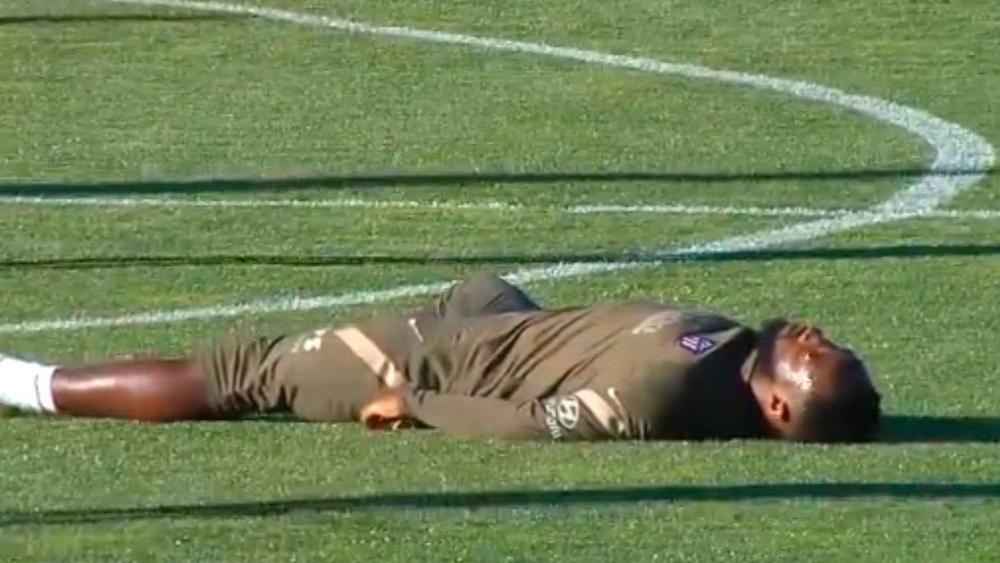 بسبب انخفاض في ضغط الدم.. موسى ديمبيلي يثير ذعر زملائه بـ"فقدانه الوعي" في تداريب أتليتيكو مدريد قبل تحسن حالته الصحية