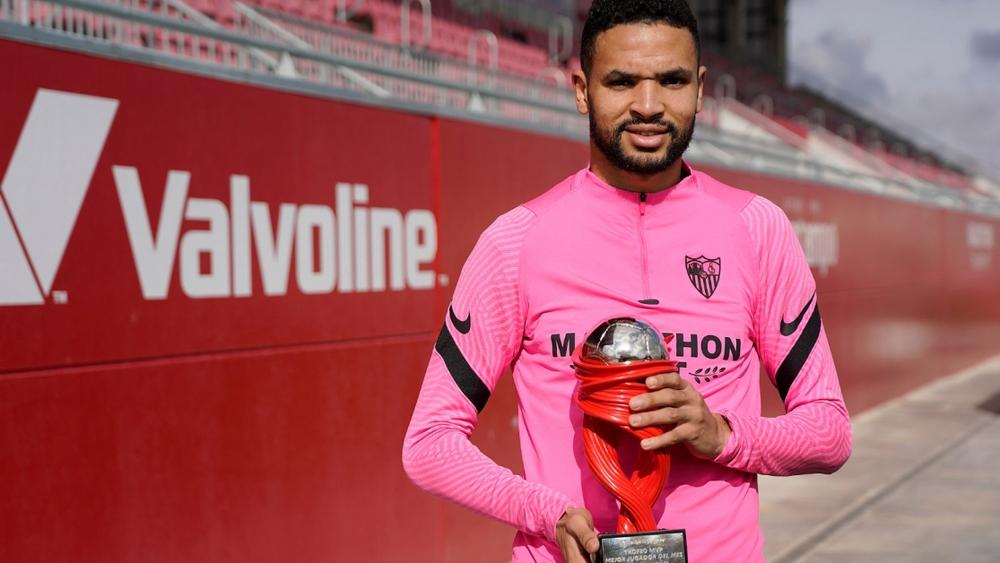 النصيري يُنافس ميسي وبنزيما وأسماء أخرى على جائزة لاعب الشهر في "الليغا"