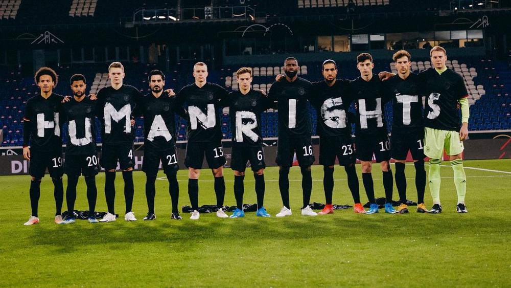 الاتحاد الألماني يُعارض مقاطعة مونديال قطر ويُدعِّم مبادرة منتخبه الأول