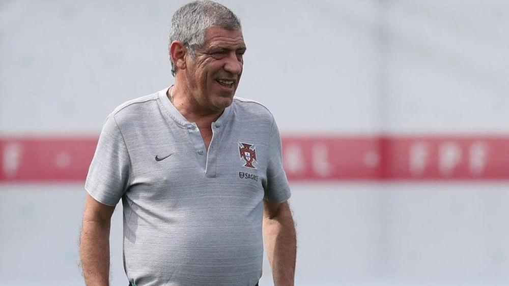 بمواجهة صربيا.. "فرناندو سانتوس" يقود "بطل أوروبا" في مباراته رقم 1000 كمدرب