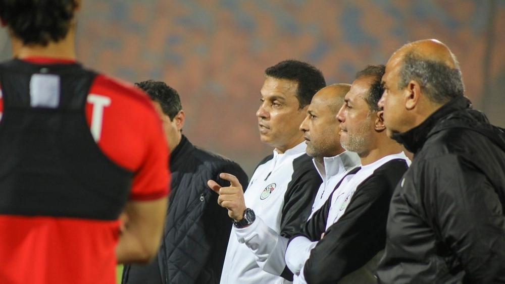 البدري: "اللاعب عليه التركيز للعب في المنتخب وليس بالحديث في وسائل الإعلام"