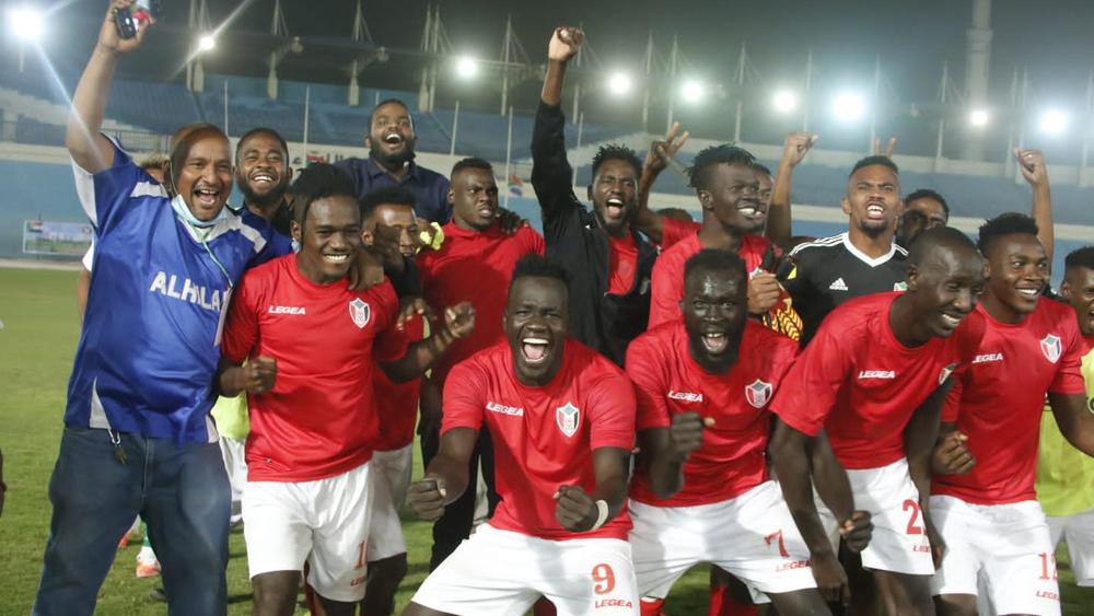 "قطعة أرض" وألف دولار لكل لاعب.. المكافآت تنهال على "أبطال" السودان بعد تأهلهم للـ"كان" على حساب جنوب أفريقيا