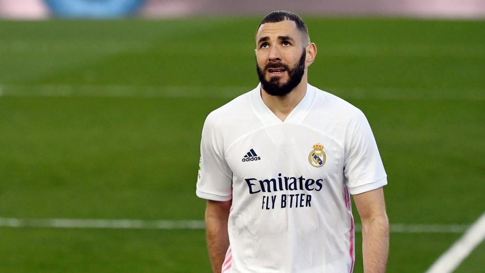 تحديد موعد محاكمة بنزيما بتهمة ابتزاز زميله السابق فالبوينا