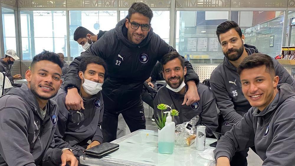 بقائمة تضم 22 لاعبا.. بعثة بيراميدز المصري تتجه صوب الدار البيضاء تأهبا لمواجهة الرجاء