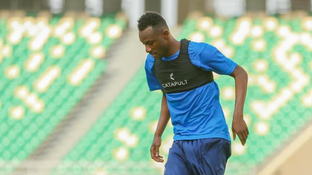 البوركينابي تراوري يلحق ببعثة بيراميدز في المغرب قبل ملاقاة الرجاء في كأس الكونفدرالية