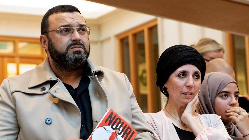 محامي عائلة نوري: "حالته تحسَّنت قليلاً.. إنه يجلس ويُحرِّك حاجبيه ويعي ما يجري حوله"