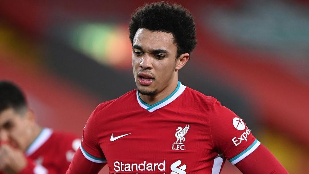 كلوب: "استبعاد ألكسندر أرنولد من إنجلترا يشبه استبعاد ميسي من الأرجنتين"