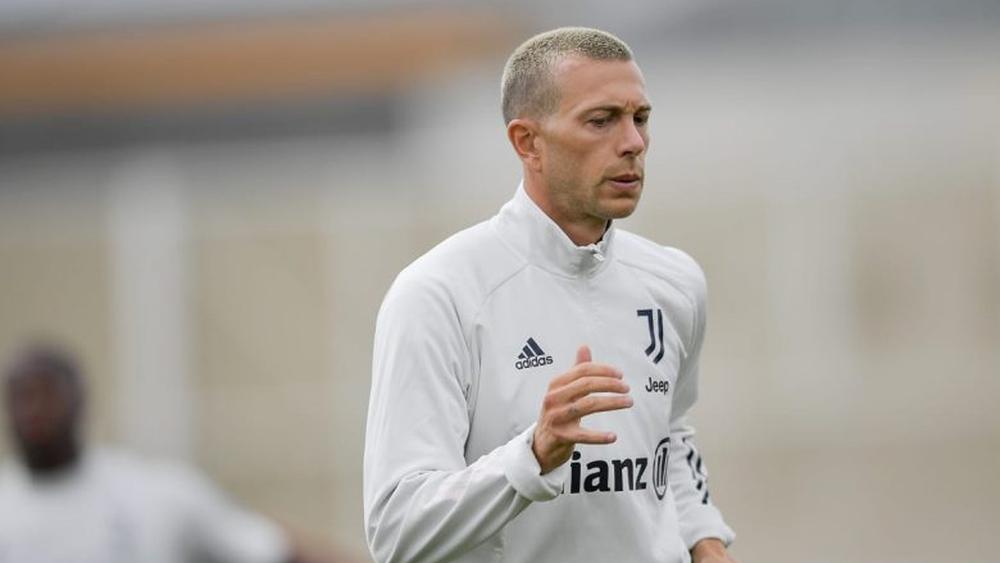 بعد بونوتشي وديميرال.. يوفنتوس يعلن إصابة بيرنارديسكي بكورونا