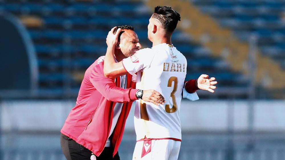 بنشريفة: "للعب في الوداد يجب أن تعيش الضغط لأنك ستلعب على الألقاب ونذكر اللاعبين دائما بقيمة قميص الفريق"