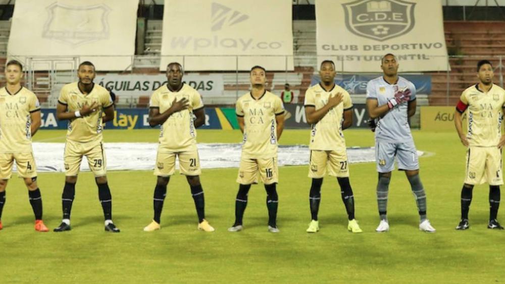 بعد إصابة 15 لاعبًا بفيروس كورونا .. فريق كولومبي يخوض مباراة بـ7 لاعبين فقط!