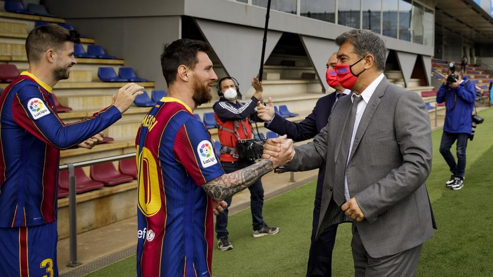 لابورتا يقدم وعودًا لميسي من أجل تجديد عقده المنتهي في يونيو