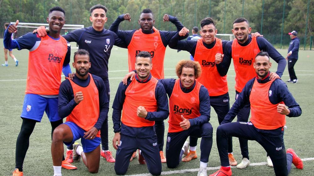 لاعبو المغرب التطواني: "بعزيمة الرجال عازمون على هزم الرجاء وتحقيق النقاط الثلاث"